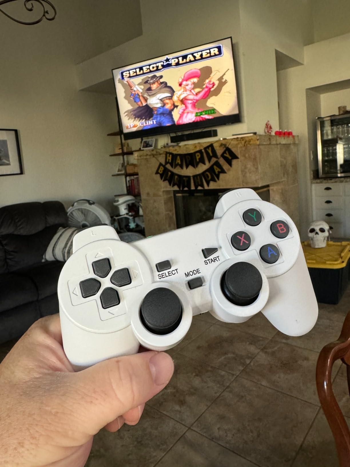 Retro Game Console, Retro Gaming Console, Wireless Retro Game Console, Plug & Play Video TV with 25200+ Built-in Games, 4K HDMI Output, and 2.4GHz Wireless Controller, 9 Classic Emulators (Black) customer photo 2