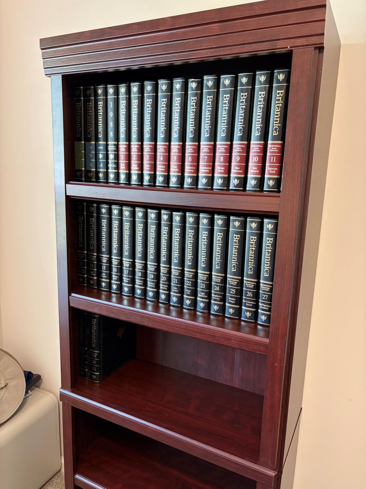 Heritage Hill Library With Doors / Book shelf, Classic Cherry finish customer photo 1