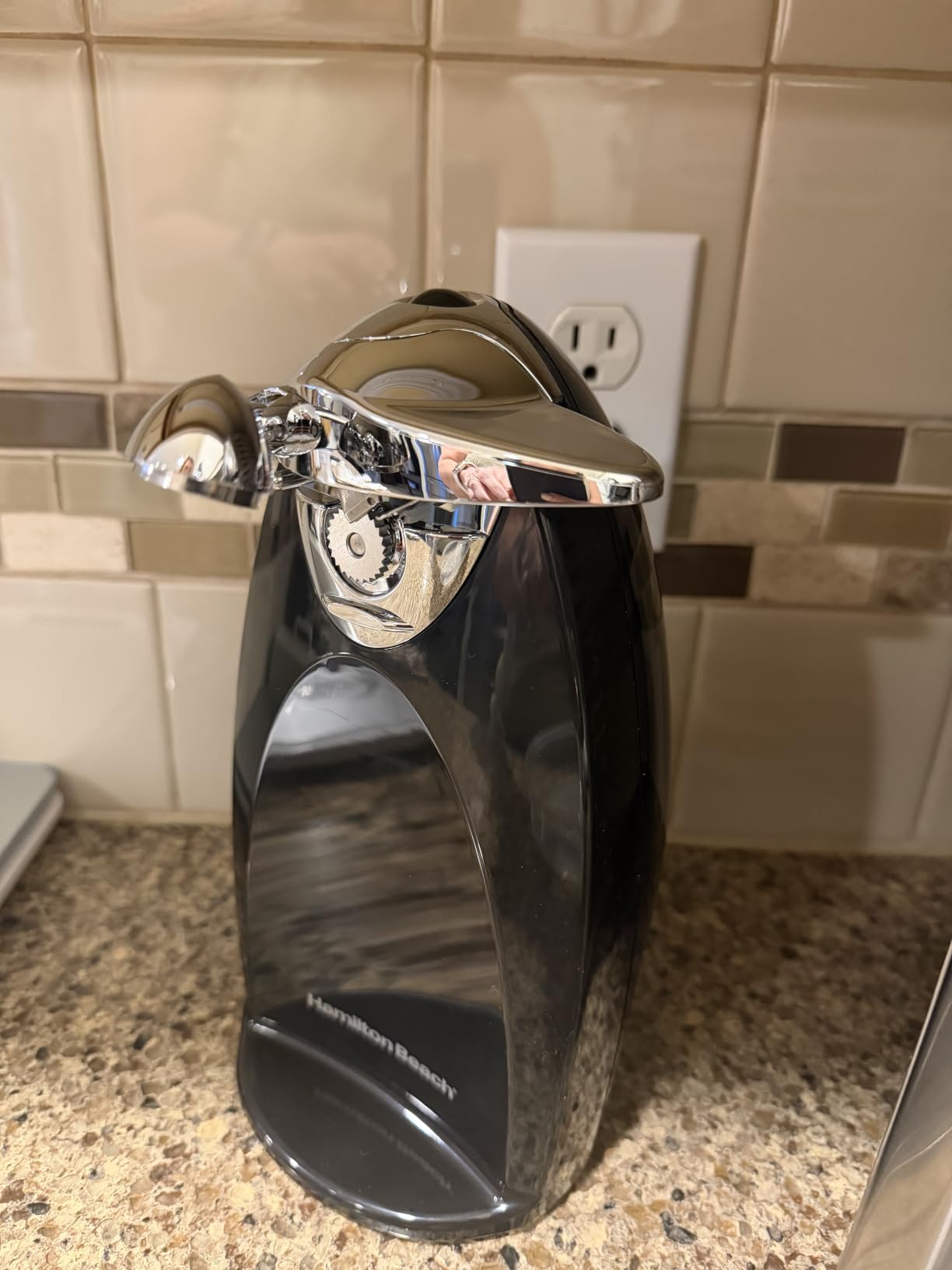 Hamilton Beach Classic Chrome Electric Can Opener with Automatic Shutoff | Patented SureCut Technology Easily Aligns Can | Knife Sharpener | Cord Storage | Extra Tall | Red | 76388J customer photo 1