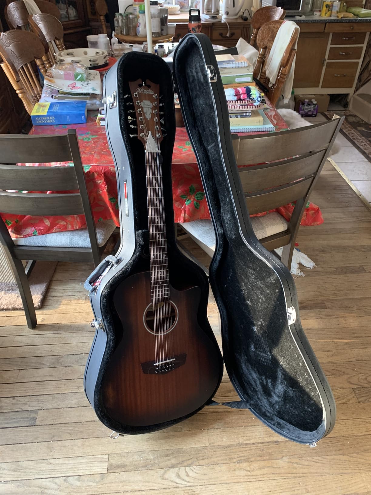 Gator Cases Traditional Series Hard-Shell Wood Case for 6 or 12-String Dreadnought Style Acoustic Guitars, (GWE-DREAD 12) customer photo 1