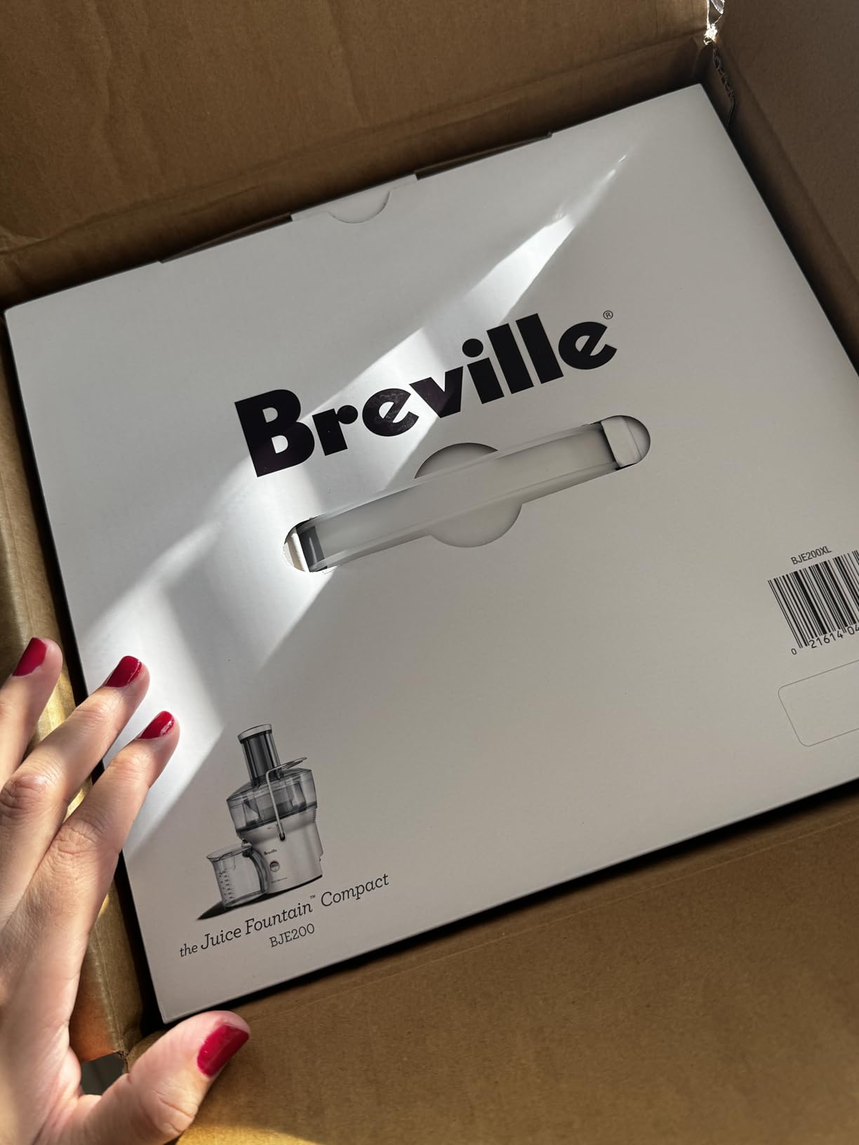 Breville BJE200XL Juice Fountain Compact Centrifugal Machine, 25 fl oz, Silver customer photo 1