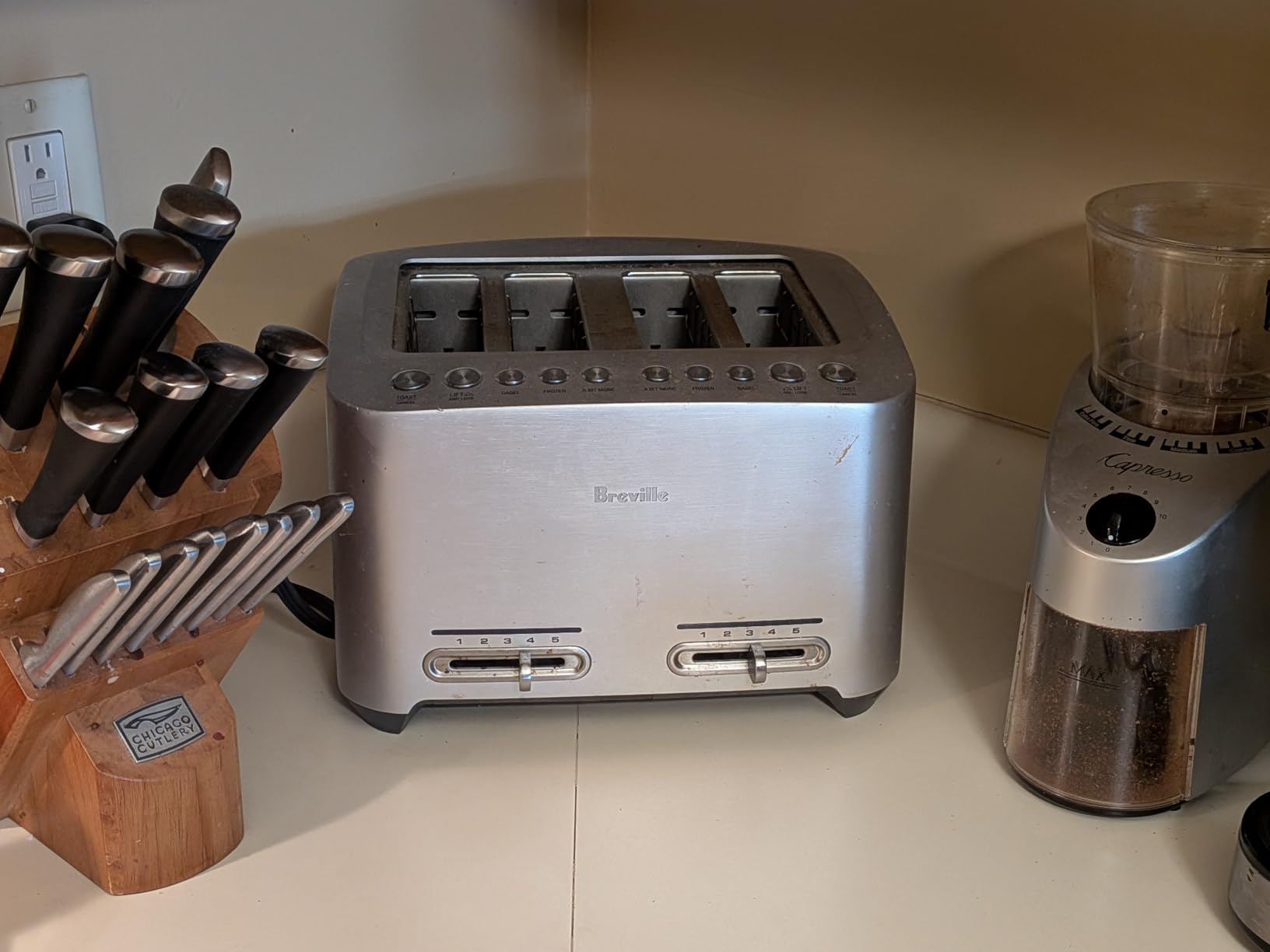 Breville BTA840XL Die-Cast Smart Toaster, 4 Slice, Brushed Stainless Steel | Toast bagels and thick bread evenly in wide slots with variable browning control | Includes 'A Bit More' and 'Lift & Look' customer photo 1