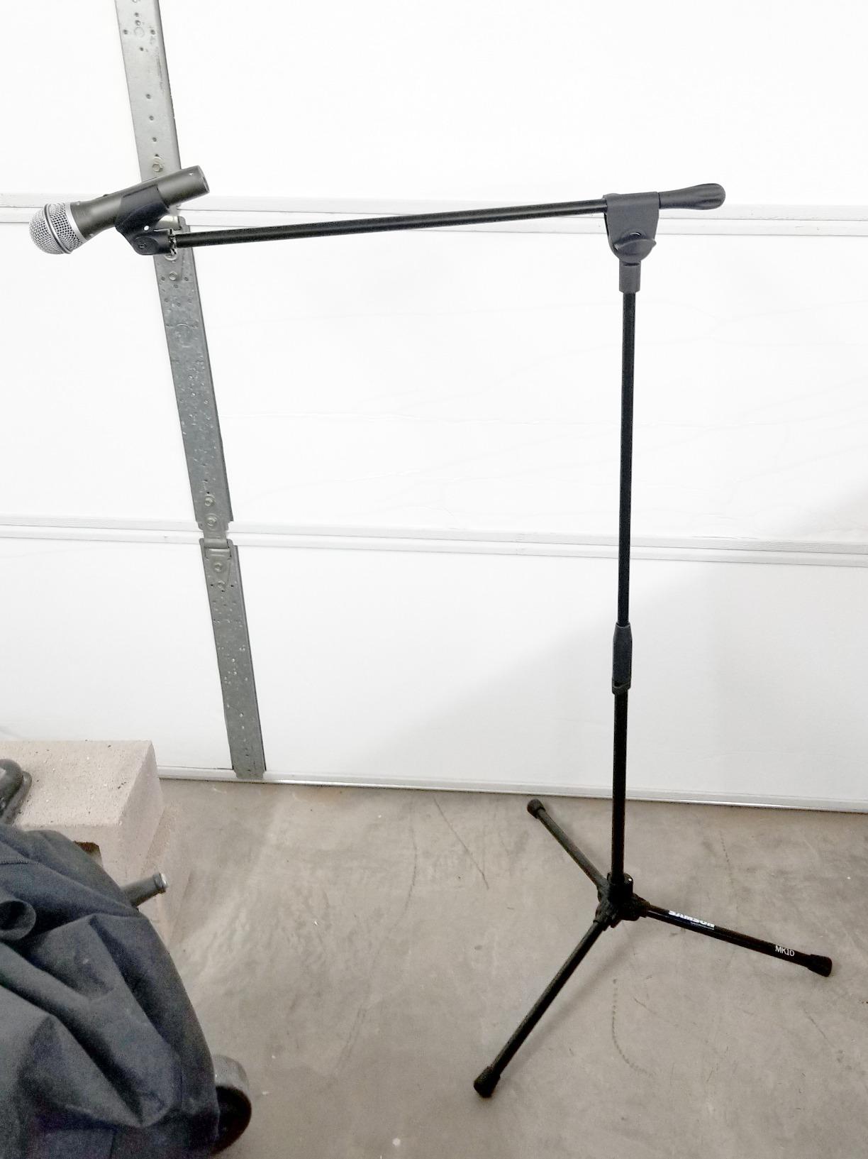 Samson MK10 Lightweight Boom Stand, Steel Construction with Tripod Base and Adjustable Height for Recording and Performances customer photo 1