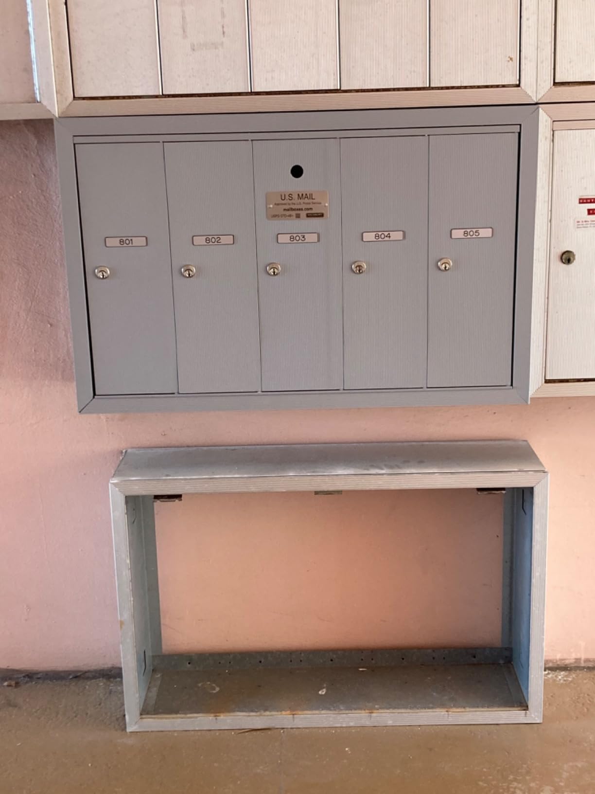 Salsbury Industries 3505ZSU Surface Mounted Vertical Mailbox with USPS Access and 5 Doors, Bronze customer photo 1