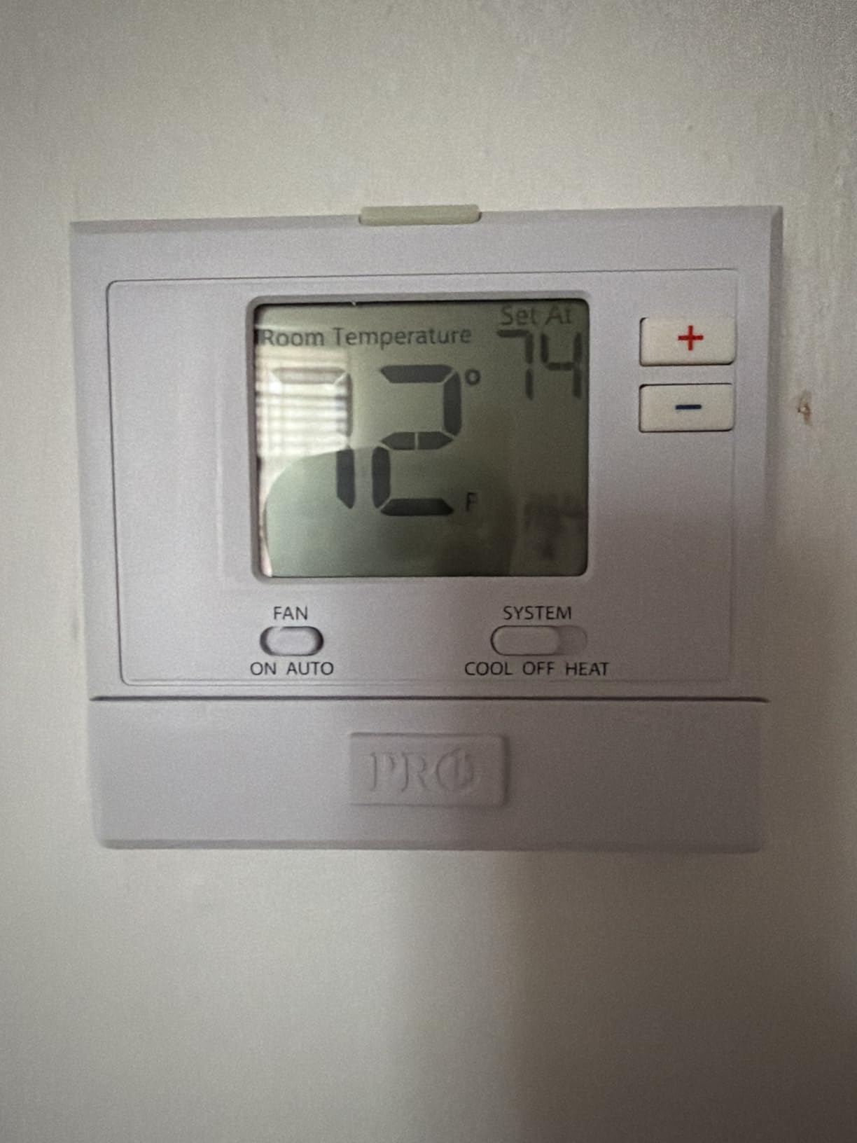 PRO1 T701 24 V, 4 INCH Display, 90% Non-CONDENSING Humidity, Blue Backlight, Non-PROGRAMMABLE, Thermostat customer photo 1