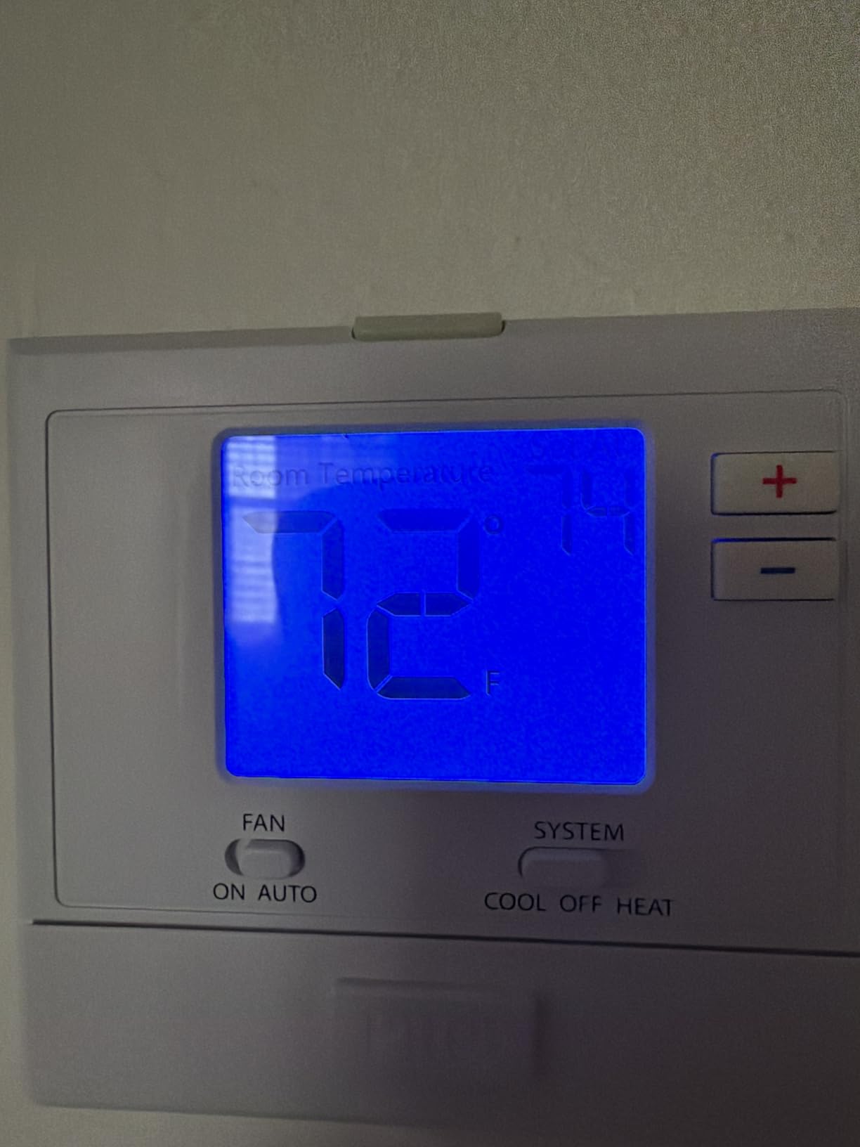 PRO1 T701 24 V, 4 INCH Display, 90% Non-CONDENSING Humidity, Blue Backlight, Non-PROGRAMMABLE, Thermostat customer photo 2