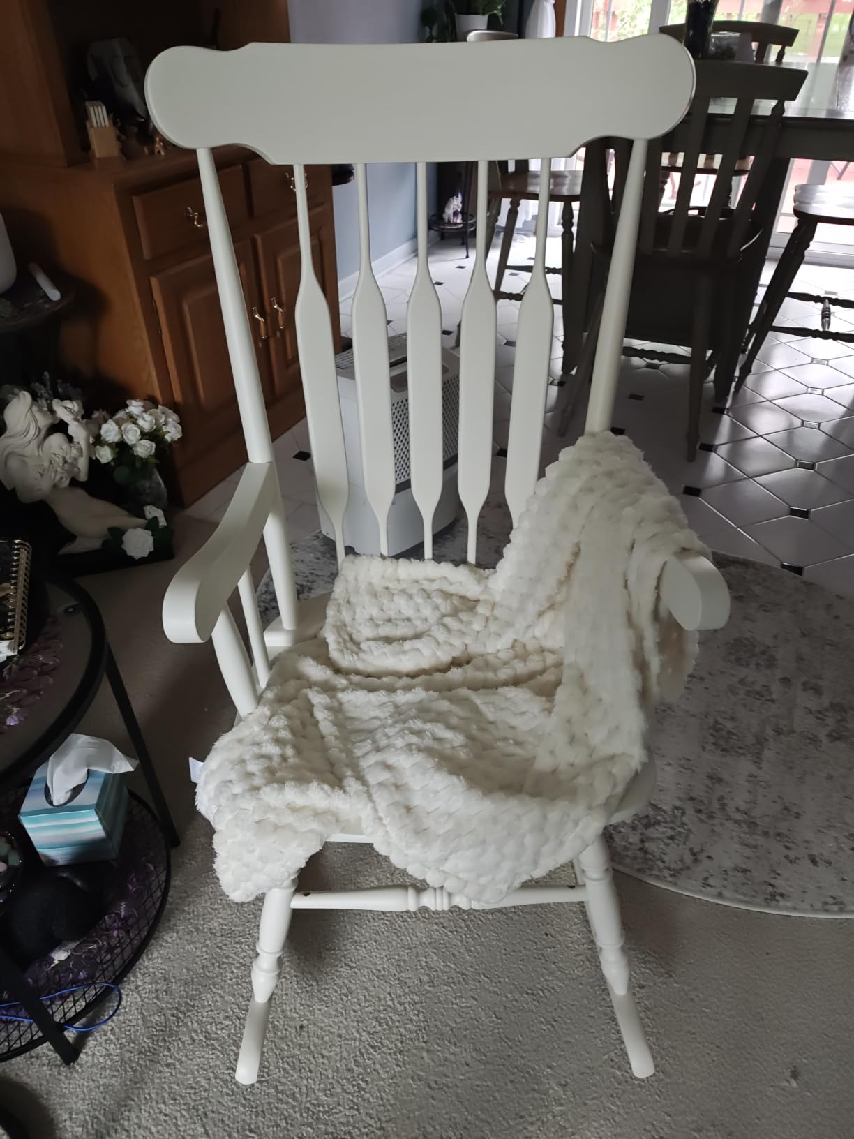 Gift Mark Rocking Chairs - Classic Wooden Rocker - Comfort Fitted Design Perfect for Living Rooms, Bedrooms, Nurserys, and More - Classic Vintage Style Chairs (White) customer photo 1