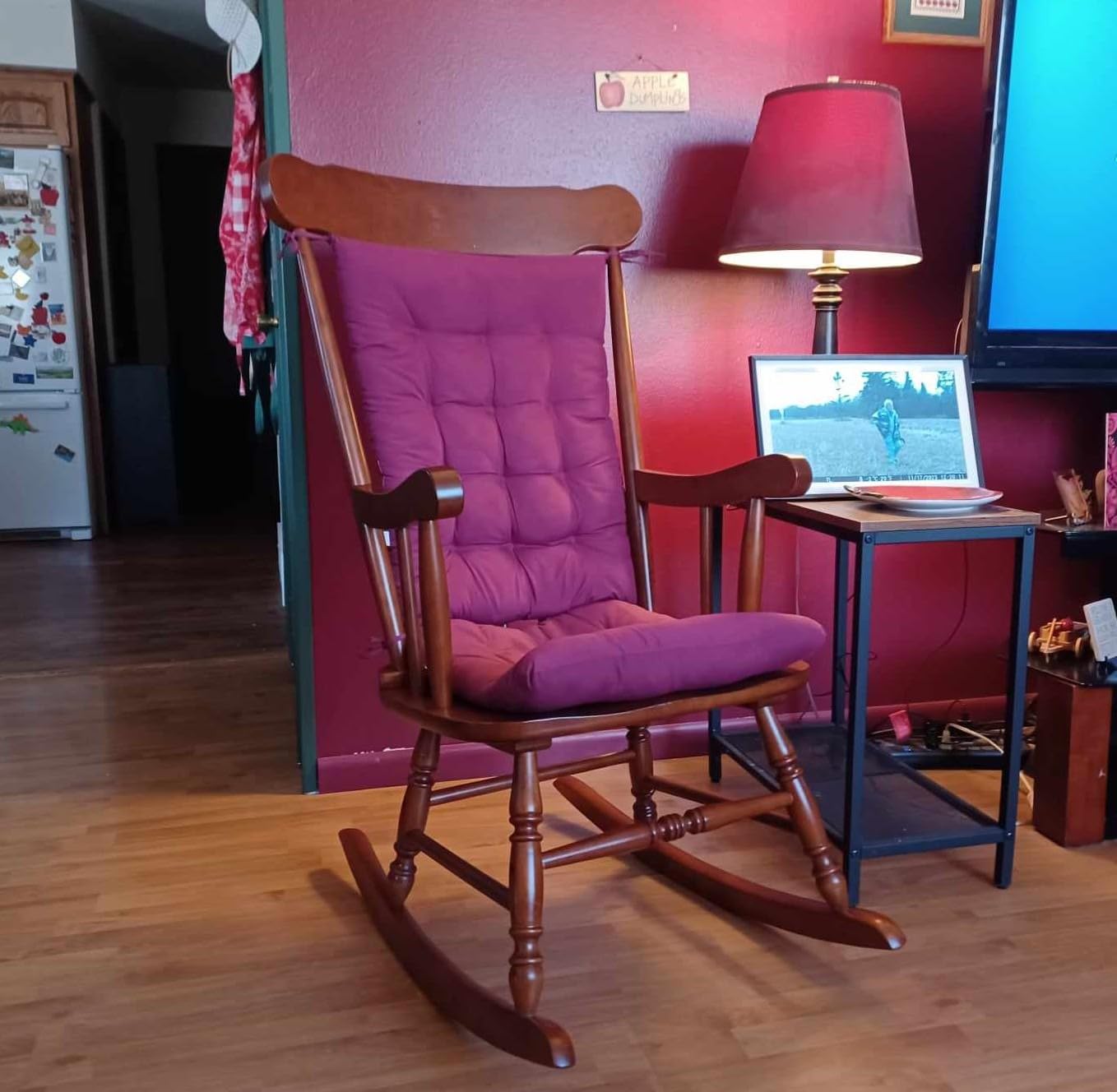 Gift Mark Rocking Chairs - Classic Wooden Rocker - Comfort Fitted Design Perfect for Living Rooms, Bedrooms, Nurserys, and More - Classic Vintage Style Chairs (White) customer photo 2