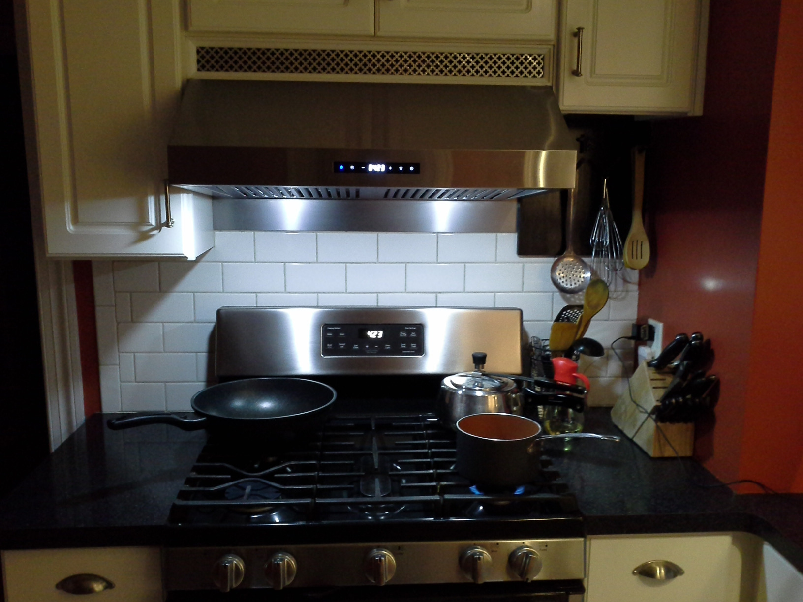 Cosmo UMC30 30 in. Haven Collection 380 CFM Ducted Under Cabinet Range Hood, LED, Stainless customer photo 1