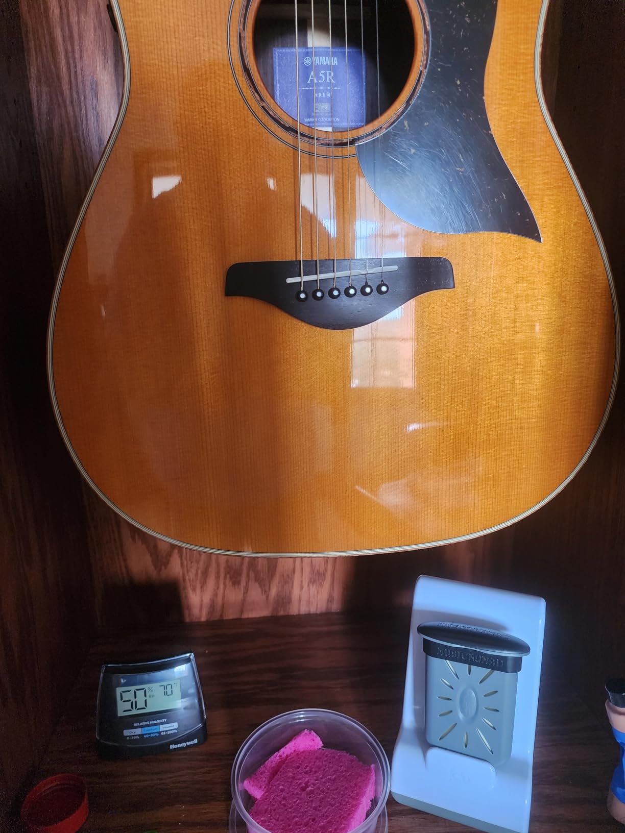MusicNomad Case Humitar Instrument Case Humidifier with Holster (MN303) | Helps Maintain Safe Humidity to Protect Instruments from Drying, Cracking and Seasonal Movement. customer photo 1