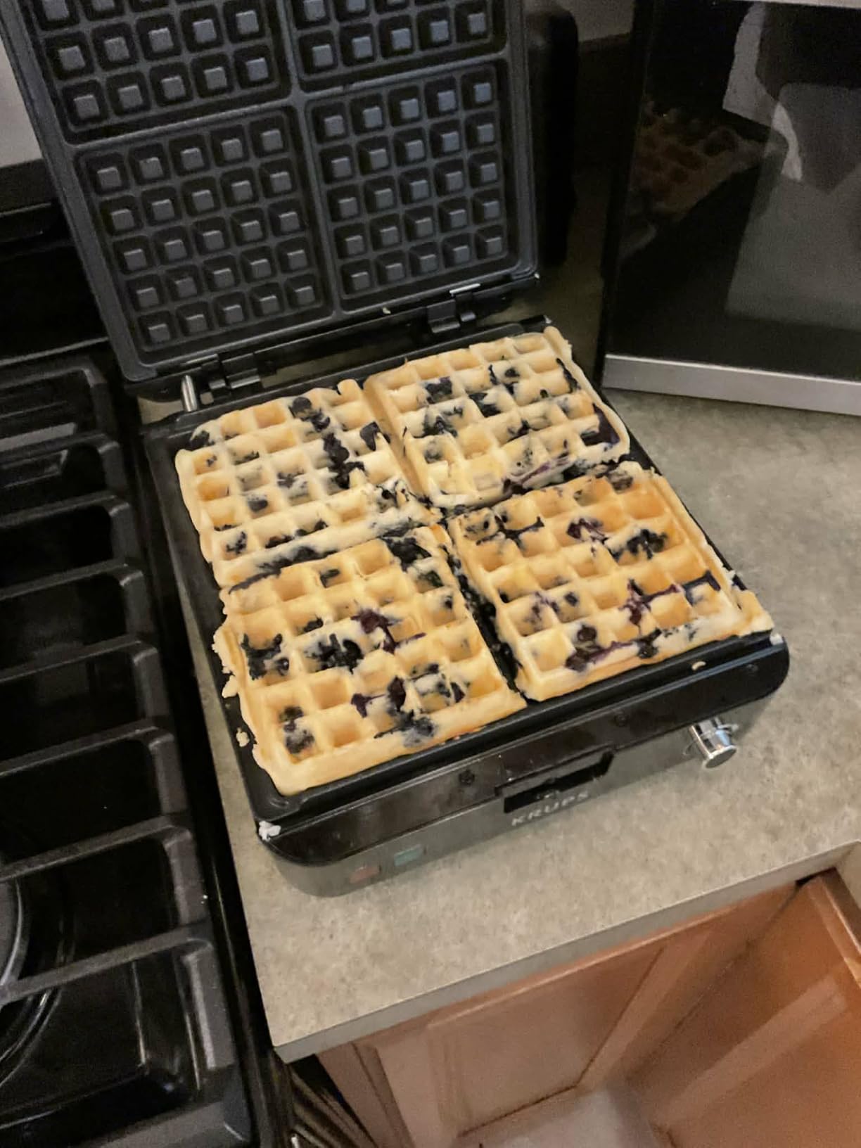 KRUPS 4-Slice Belgian Waffle Maker: Stainless Steel, 5 Browning Levels, Audible Ready Beep, Removable Plates, 1200W, Silver/Black customer photo 1