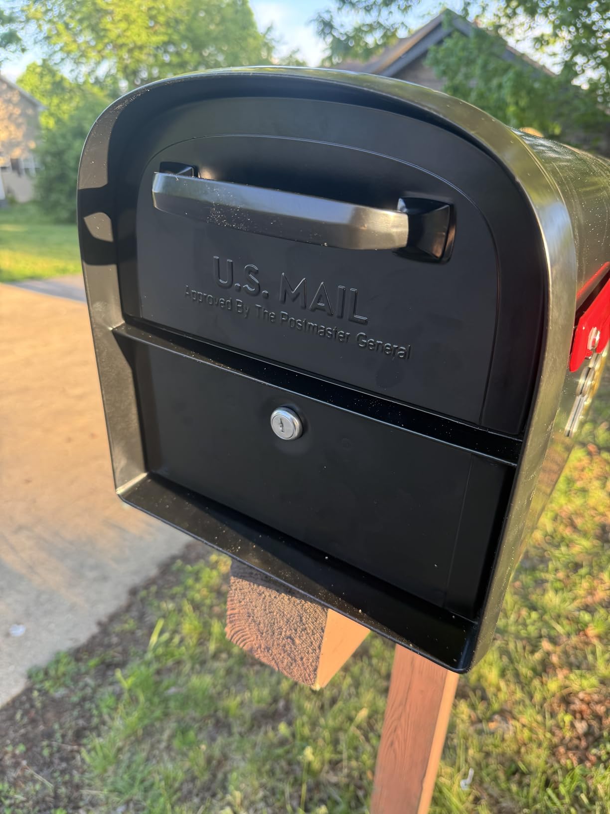 Architectural Mailboxes 6300B-10 Oasis 360 Locking Parcel Mailbox, Extra Large, Black customer photo 2