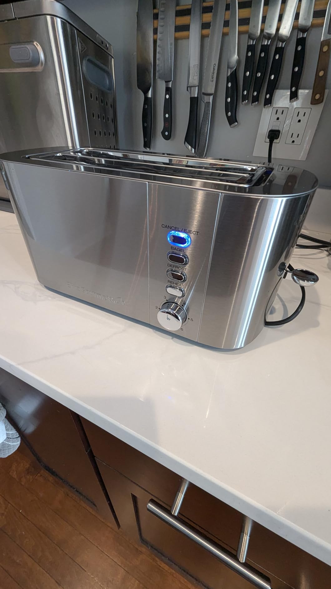 Elite Gourmet ECT-3100 4-Slice Long Slot Toaster, Stainless Steel | Extra-Wide Slots Fit Bagels, Sourdough & Texas Toast, 6 Browning Settings, Reheat, Defrost & Cancel, Built-In Warming Rack customer photo 2
