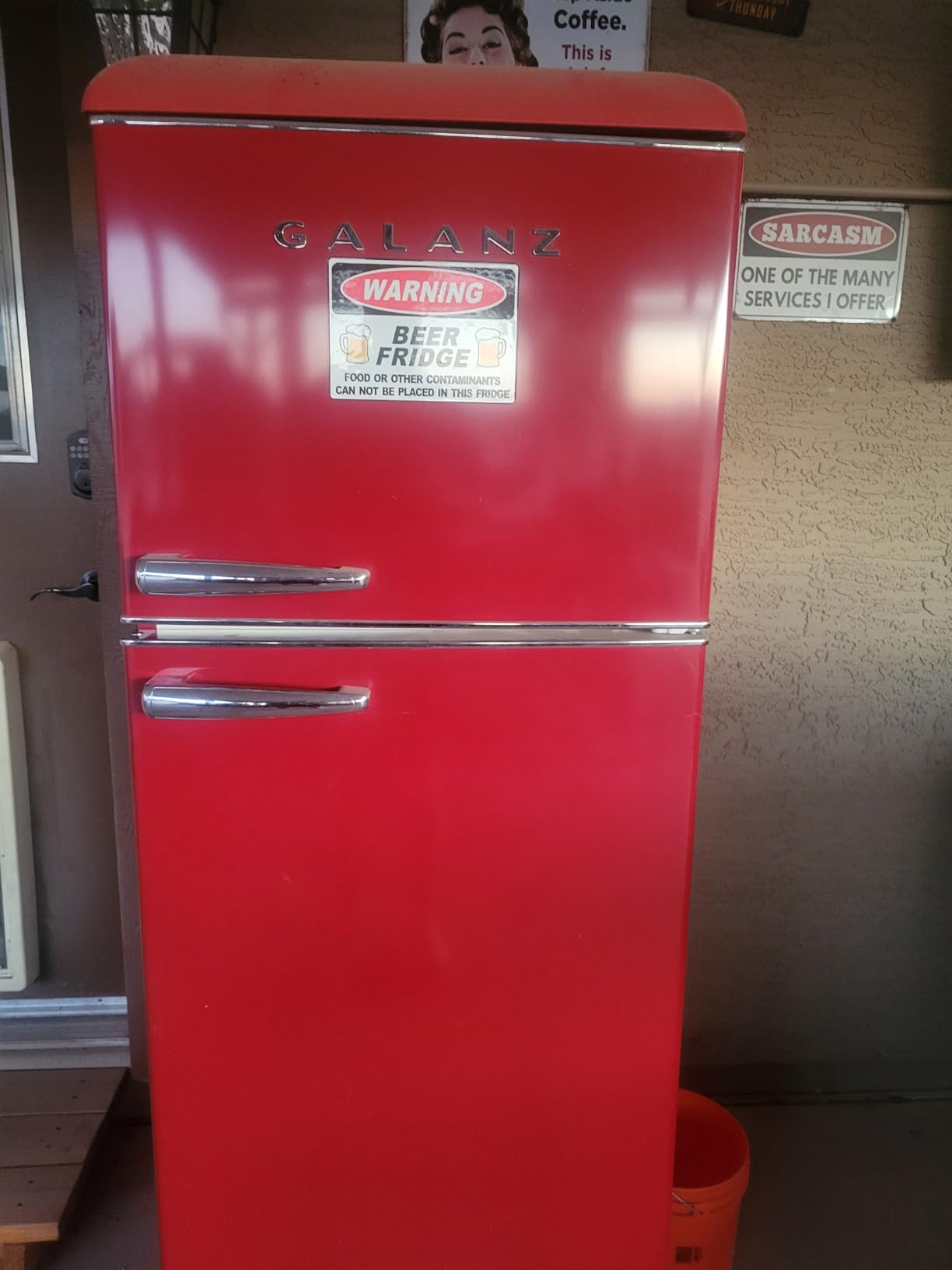 Galanz GLR12TBEEFR Refrigerator, Dual Door Fridge, Adjustable Electrical Thermostat Control with Top Mount Freezer Compartment, Retro, 12.0 Cu Ft (Red) customer photo 1