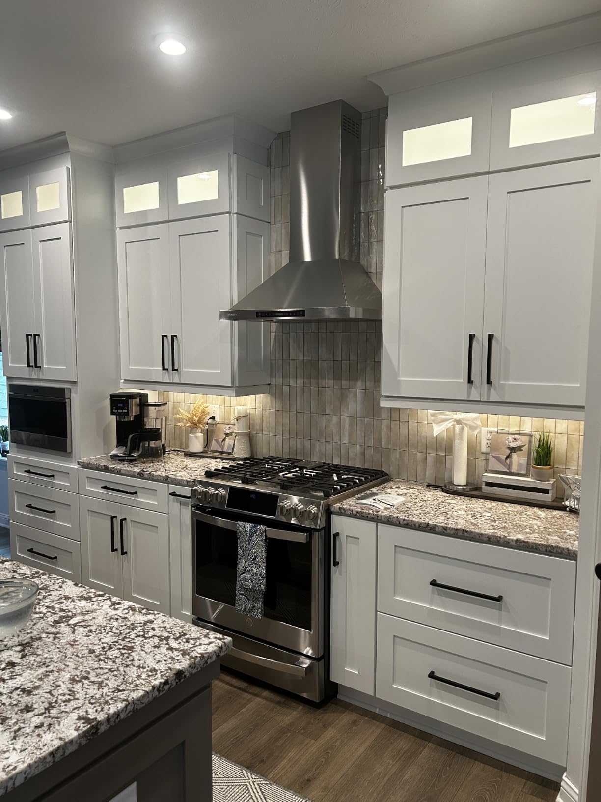 IKTCH 30-inch Wall Mount Range Hood 900 CFM Ducted/Ductless Convertible, Kitchen Chimney Vent Stainless Steel with Gesture Sensing & Touch Control Switch Panel, 2 Pcs Adjustable Lights(IKP02-30'') customer photo 2