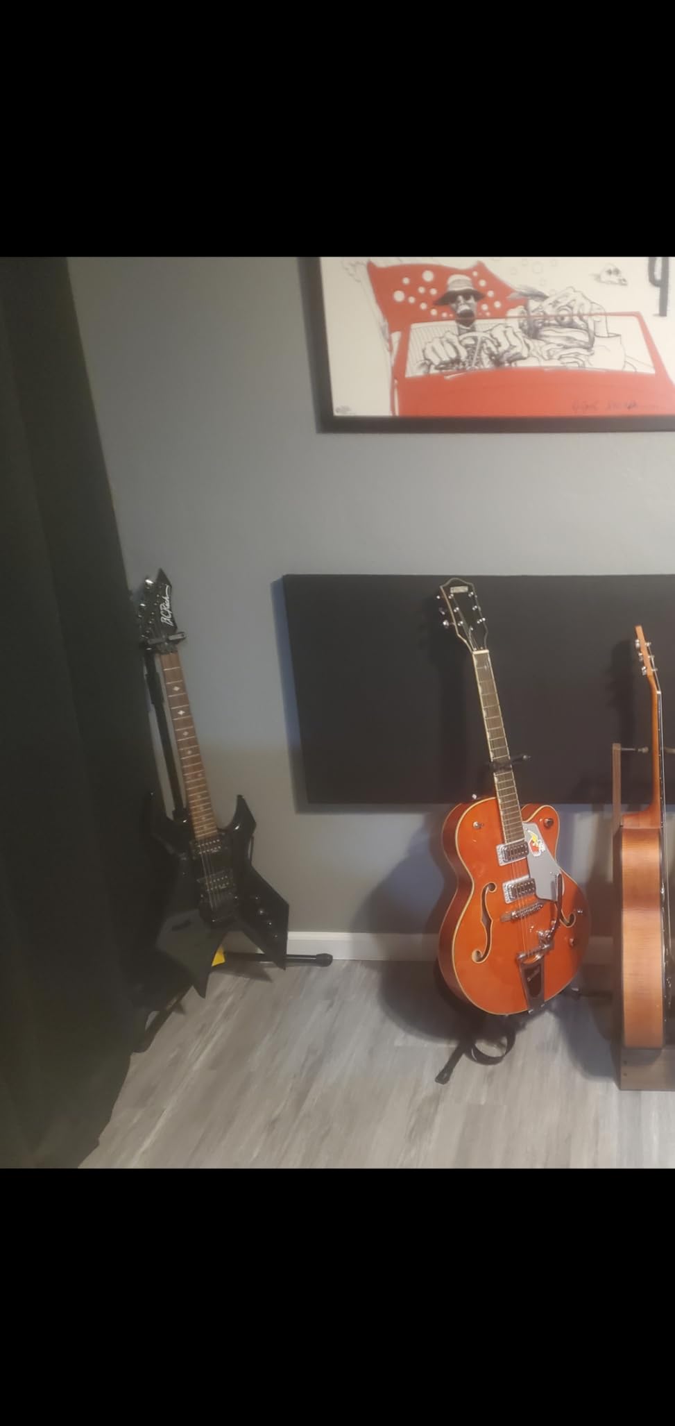 Hercules Stands GS412BPlus Universal AutoGrip Guitar Stand customer photo 1