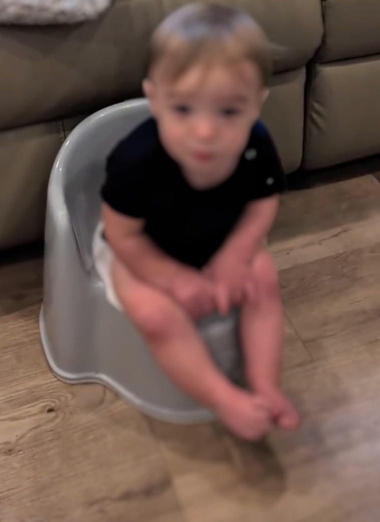 BabyBjorn Potty Chair, Deep Green/White | Potty Training Toilet, Easy-to-Clean, Removable Inner Potty, Non-Slip customer photo 2