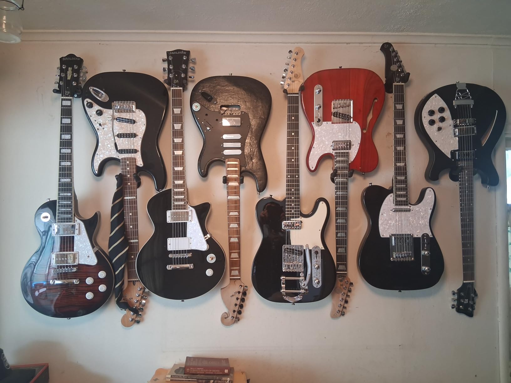 Sound harbor Guitar Wall Mount Hanger Acoustic Electric Bass Guitar Wall Hook Black Metal Holder customer photo 2