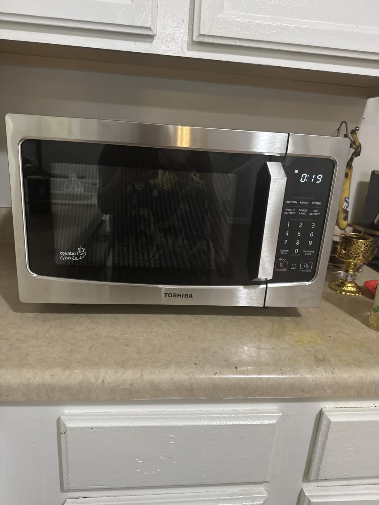 TOSHIBA Microwave Oven with Smart Sensor, 1.6 Cu.Ft, 1200W | Position Memory Turntable, Sound On/Off Function, Countertop, 13.6
