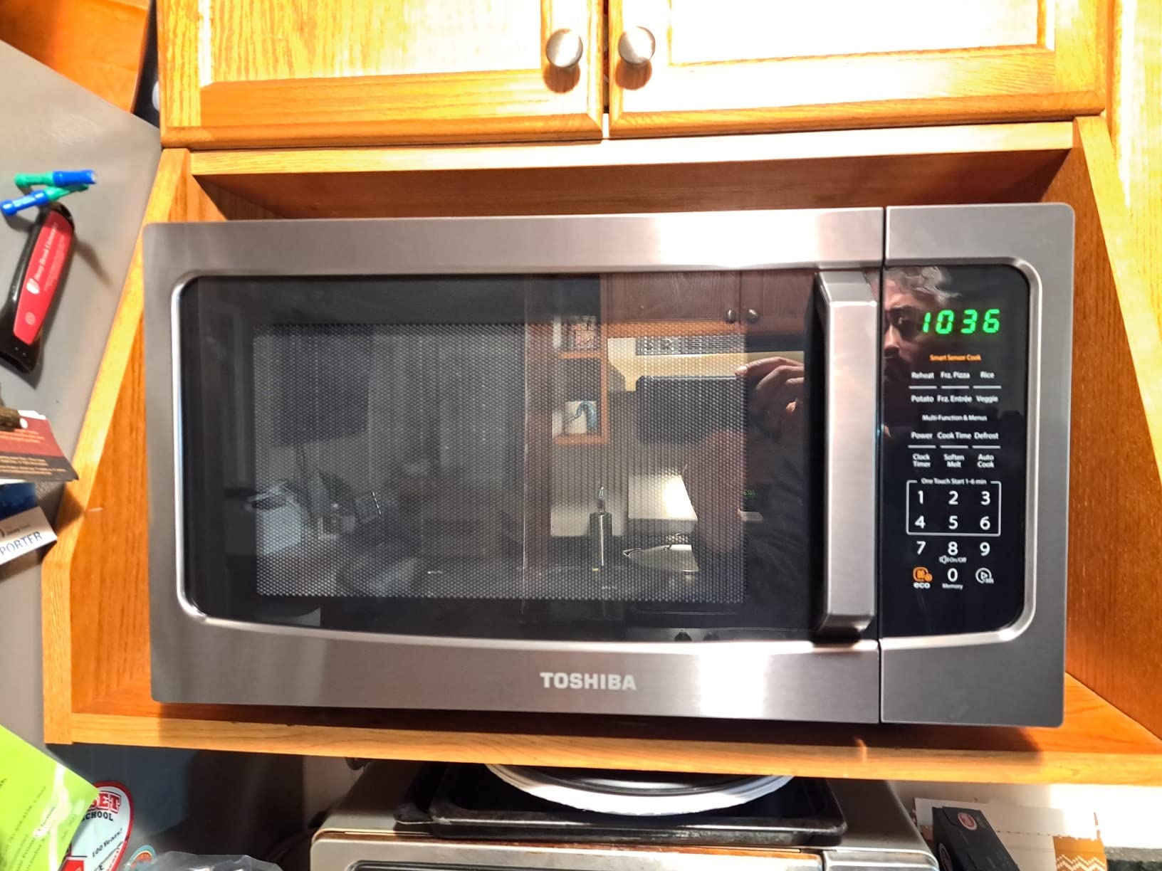 TOSHIBA Microwave Oven with Smart Sensor, 1.6 Cu.Ft, 1200W | Position Memory Turntable, Sound On/Off Function, Countertop, 13.6