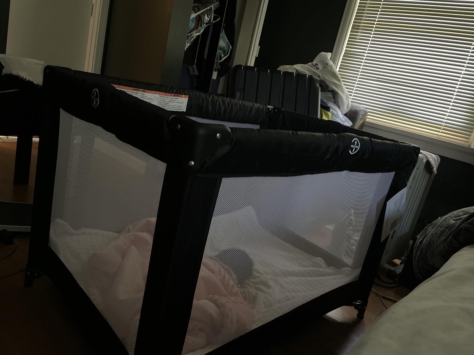 Dream On Me Nest Portable Playard in Black with Carrybag an Shoulder Strap, Lightweight, Packable and Easy Setup Baby Playard, Breathable Mesh Sides and Soft Fabric - Comes with a Removable Padded Mat customer photo 1