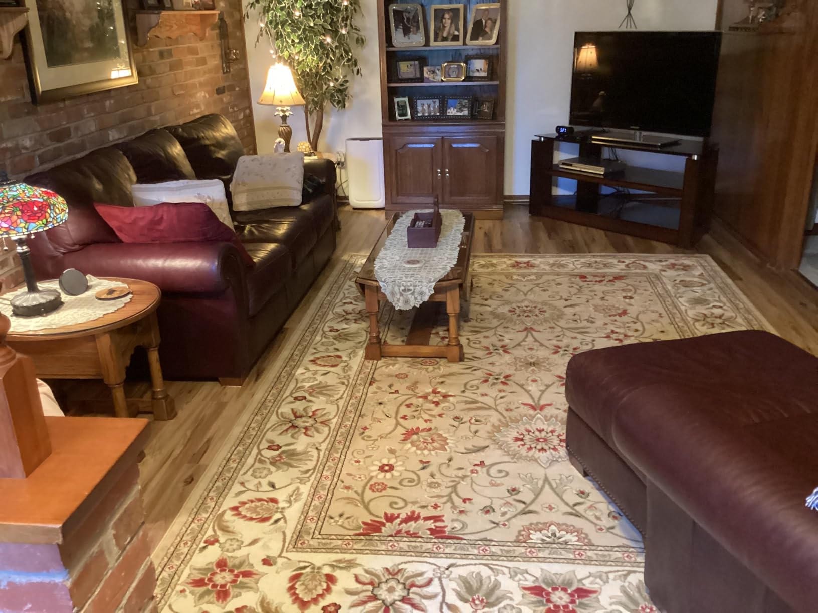 SAFAVIEH Lyndhurst Collection Area Rug - 8' x 10', Beige & Ivory, Traditional Oriental Design, Non-Shedding & Easy Care, Ideal for High Traffic Areas in Living Room, Bedroom (LNH212D) customer photo 2