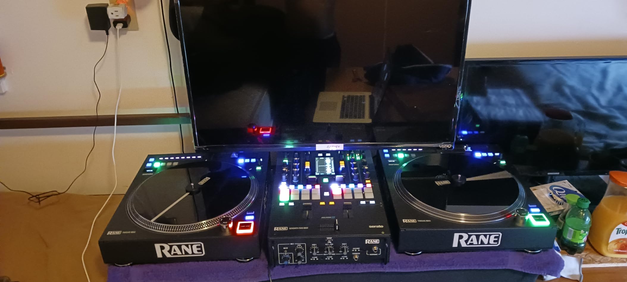 RANE SEVENTY-TWO MKII Professional 2-Channel DJ Mixer for Serato DJ customer photo 1