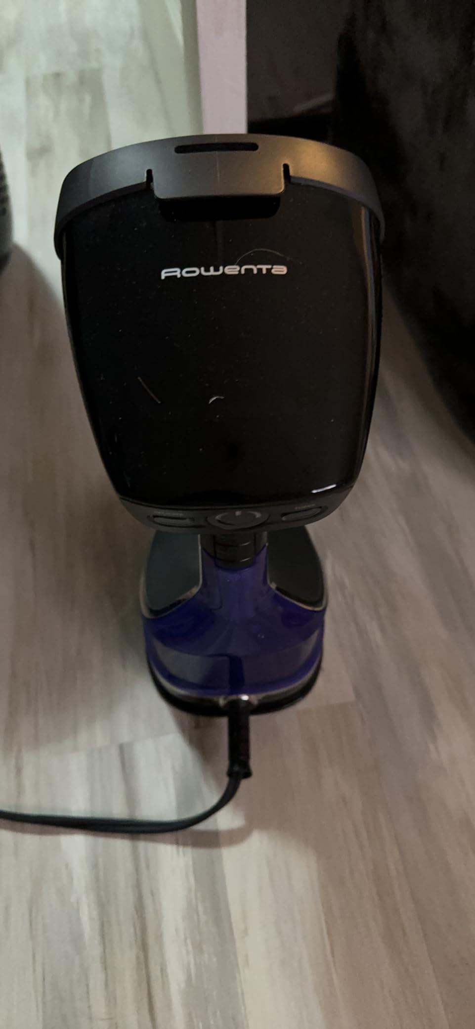 Rowenta Hand Steamer for Clothes, X-Cel Handheld Steamer, 25-Second Heat-Up, Powerful Steam, Long Cord, 1875W Clothes Steamer, Travel Must Have, DR8220 customer photo 2