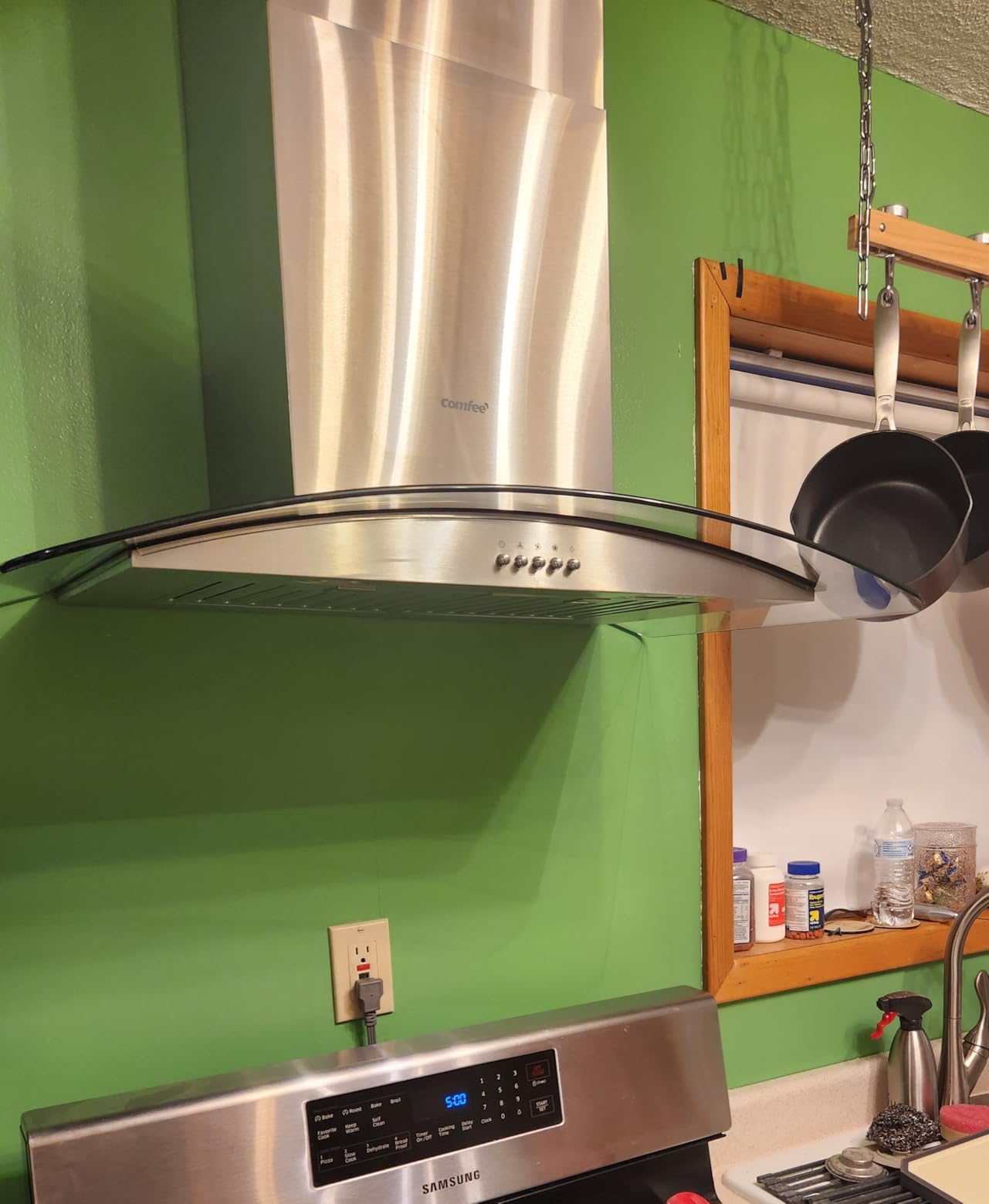 COMFEE' 30 Inch Wall Mount Range Hood, 450 CFM Ductless/Ducted Convertible customer photo 1