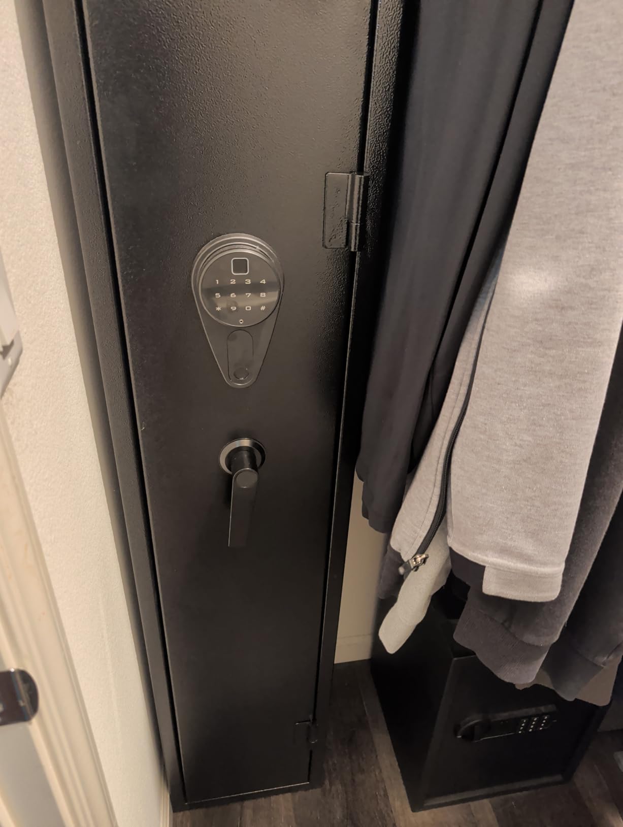 Kaer 4-5 Biometric Gun Safe, Fingerprint Gun Safe for Rifles and Pistols, Long Rifle Safe for Home, Gun Cabinet for Shotguns with Fingerprint, Digital Keypad, No Assembly Needed customer photo 1