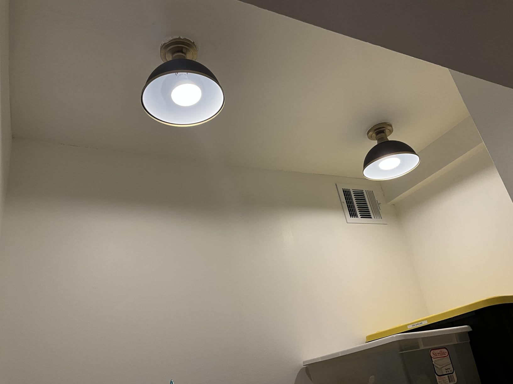 Globe Electric 60461 1-Light Semi-Flush Mount Light, Matte Black, Matte Brass Accents, Modern Ceiling Light Fixture for Hallway, Dining Room, Bedroom, or Living Room, Dimmer Switch Compatible customer photo 1