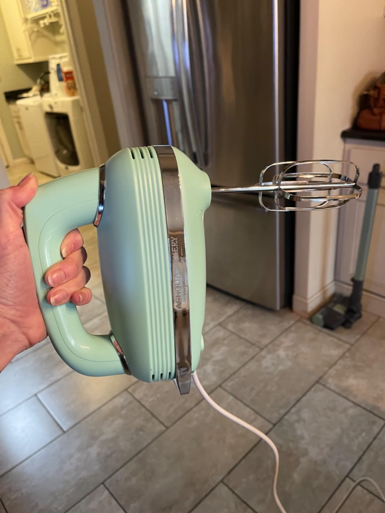 Hamilton Beach Retro 5-Speed Electric Hand Mixer With SmartBoost Technology | Powerful 1.3 AMP DC Motor for Effortless Mixing | Slow Start | Beaters & Whisk | Snap-On Storage Case | Green | 62601N customer photo 2
