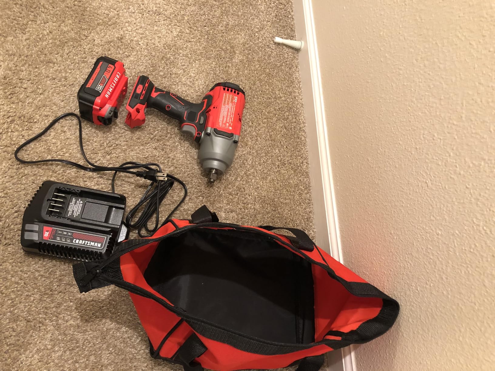 CRAFTSMAN V20 RP Impact Wrench, Cordless, Brushless, High Torque, 1/2 Inch, 4Ah Battery and Charger Included (CMCF940M1) customer photo 1