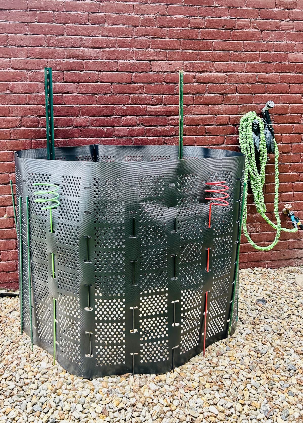 VIVOSUN 300 Gallon Outdoor Compost Bin, Expandable Composter, Easy to Setup & Large Capacity for Backyard, Lawn (Black with Gloves) customer photo 1