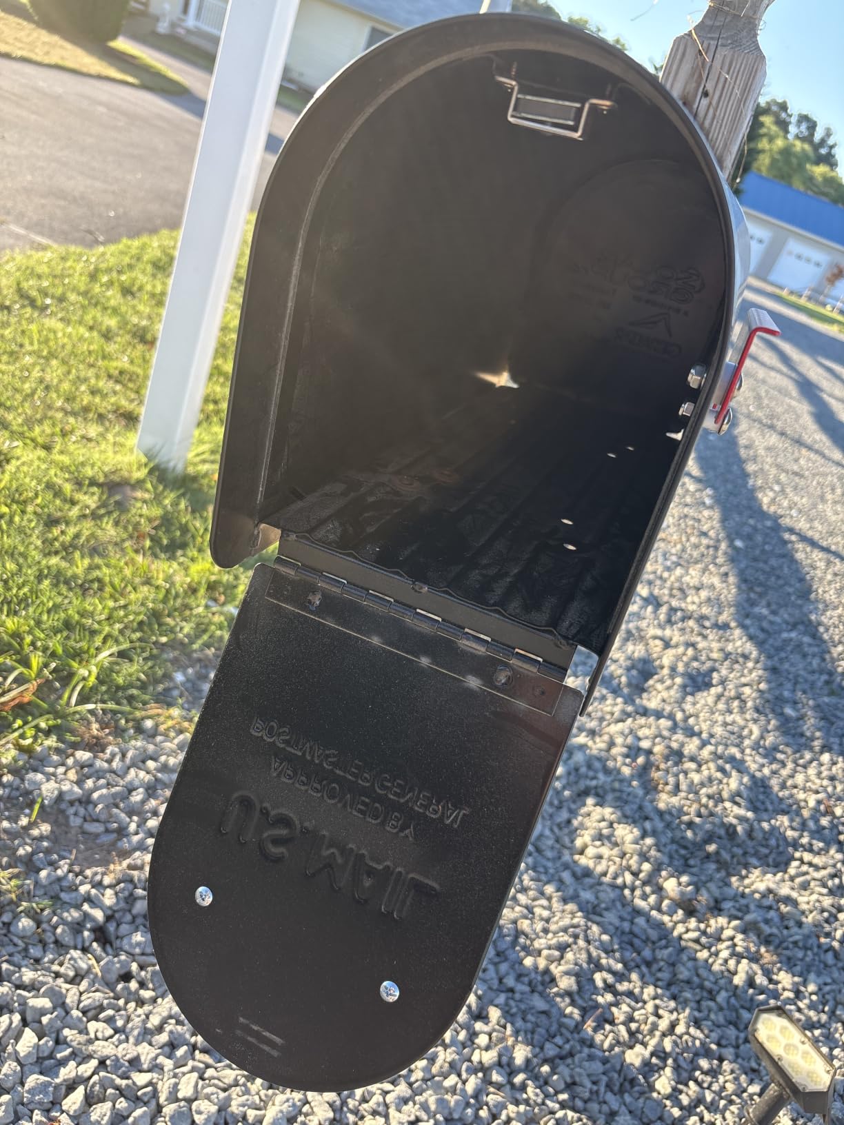 Architectural Mailboxes Ironside Large Capacity Galvanized Steel Post-Mount Mailbox, Black customer photo 2