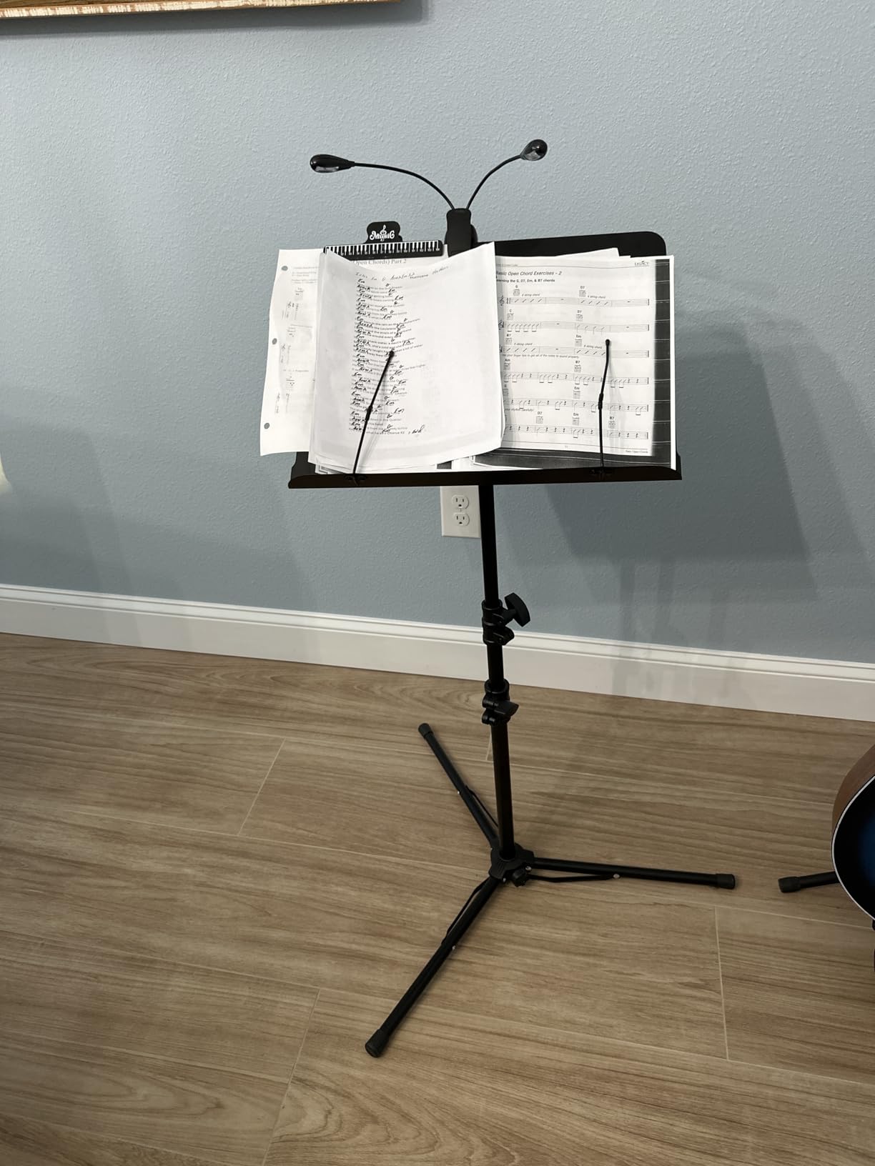 Ramzi Music Stand For Sheet Music | 5 In-1 Dual-Use Desktop Book Stand, Music Stand Light, Carrying Bag, Sheet Music Clip customer photo 2