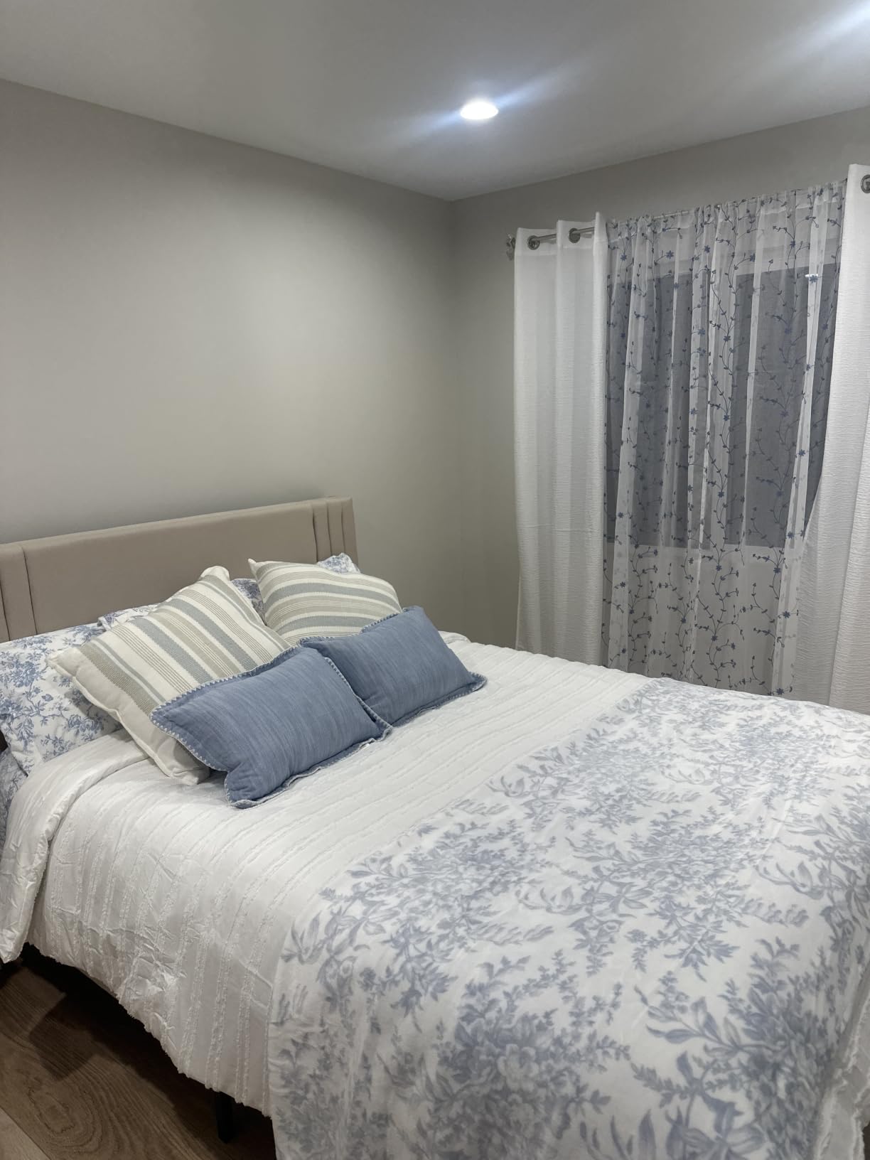 Gizoon Queen Bed Frame with Wingback Headboard, Upholstered Platform Bed | Padded Headboard, Wooden Slats, Noise-Free, No Box Spring Needed customer photo 2