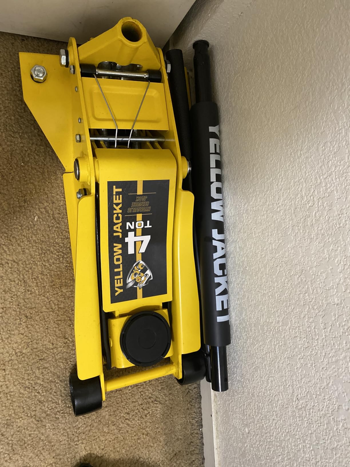 YELLOW JACKET Low Profile Floor Jack with Dual Pumps Quickly Lift Hydraulic Car Jack with Pad, 4 Ton (8,800 lb) Capacity customer photo 1
