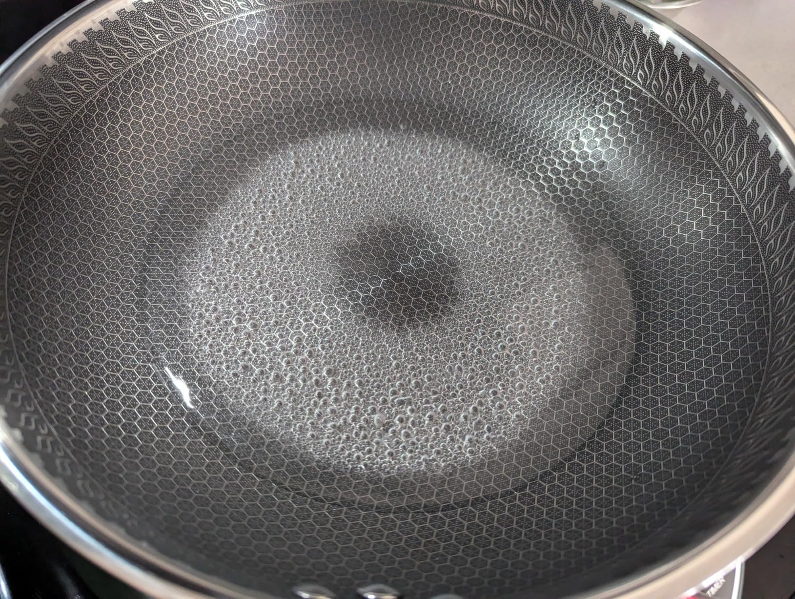 1700W 120V Concave Induction Wok Cooktop, Electric Wok Burner | Non-pulse heating with 9.25-inch coil supports round-bottom woks and flat-bottom pans for stir fry, soup, noodles, hot pot. customer photo 2