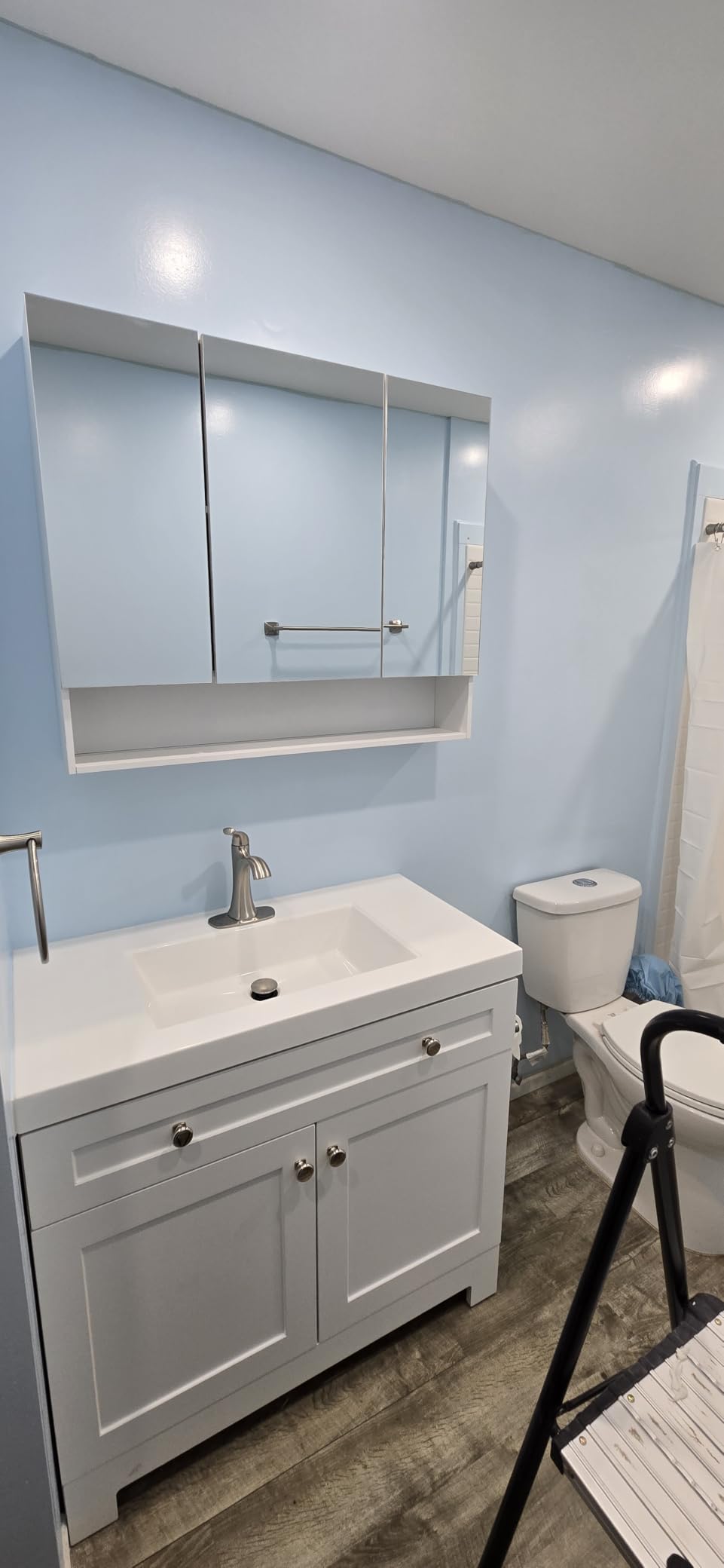 VASAGLE KAILYN Collection - Medicine Cabinet Mirror, Bathroom Wall Mirror Cabinet with Storage, Open Compartment, Adjustable Shelves, 6.5 x 27.6 x 29.5 Inches, Cloud White UBBK129W01 customer photo 1