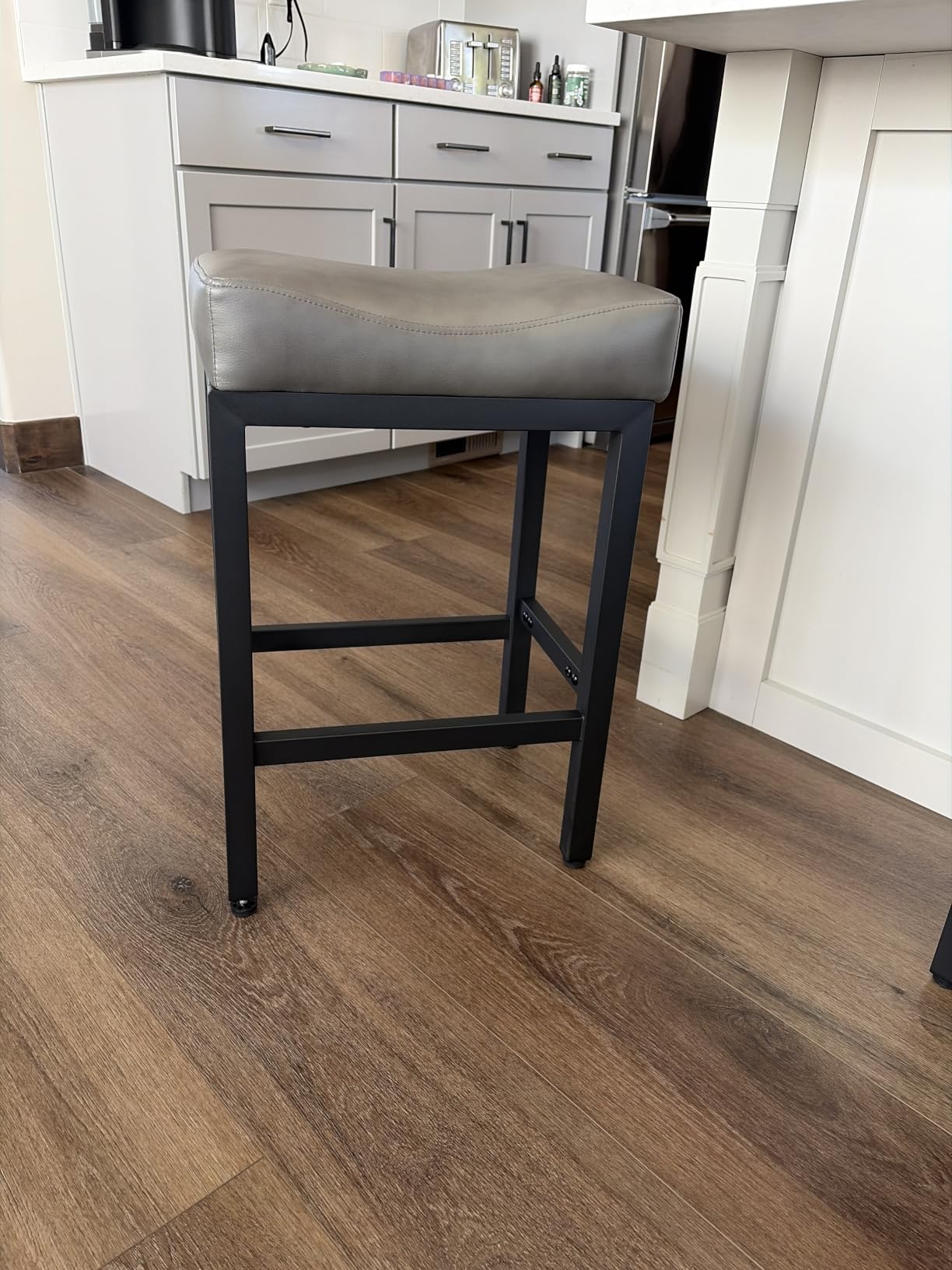 Raynesys 24 Inche Bonded Leather Counter Height Bar Stools Set of 2 Square customer photo 2