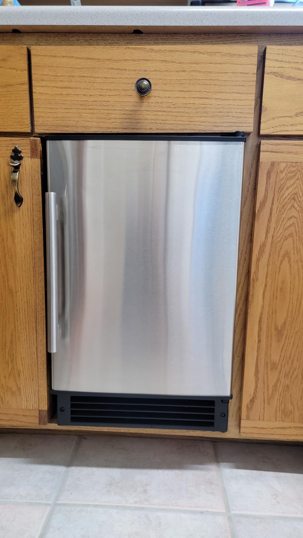 EdgeStar 15 Inch 15 Lb/Day Built-In Ice Maker 12 Lb Bin customer photo 1
