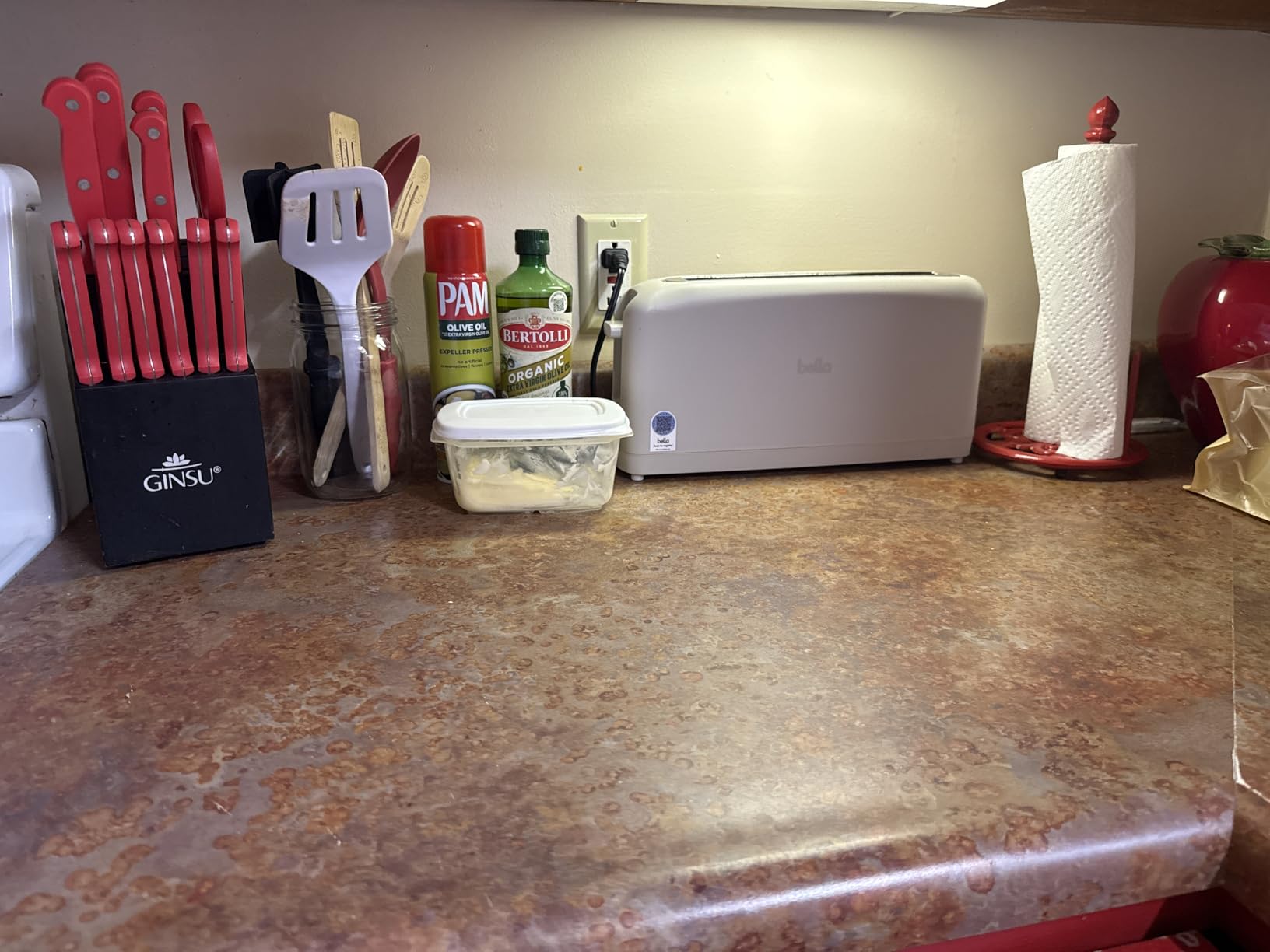 bella Fits-Anywhere 2-Slice Slim Toaster, Long Slot & Extra Wide, Plum customer photo 2