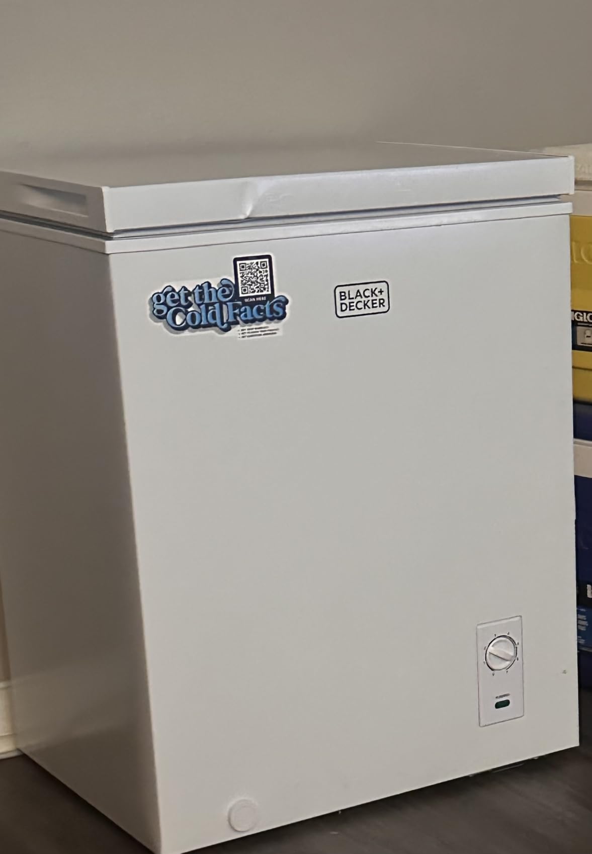 BLACK+DECKER 2.0 Cu. Ft. Compact Chest Freezer, Deep Freezer Holds Up To 70 Lbs. of Frozen Food, Removable Storage Basket, Manual Defrost customer photo 1