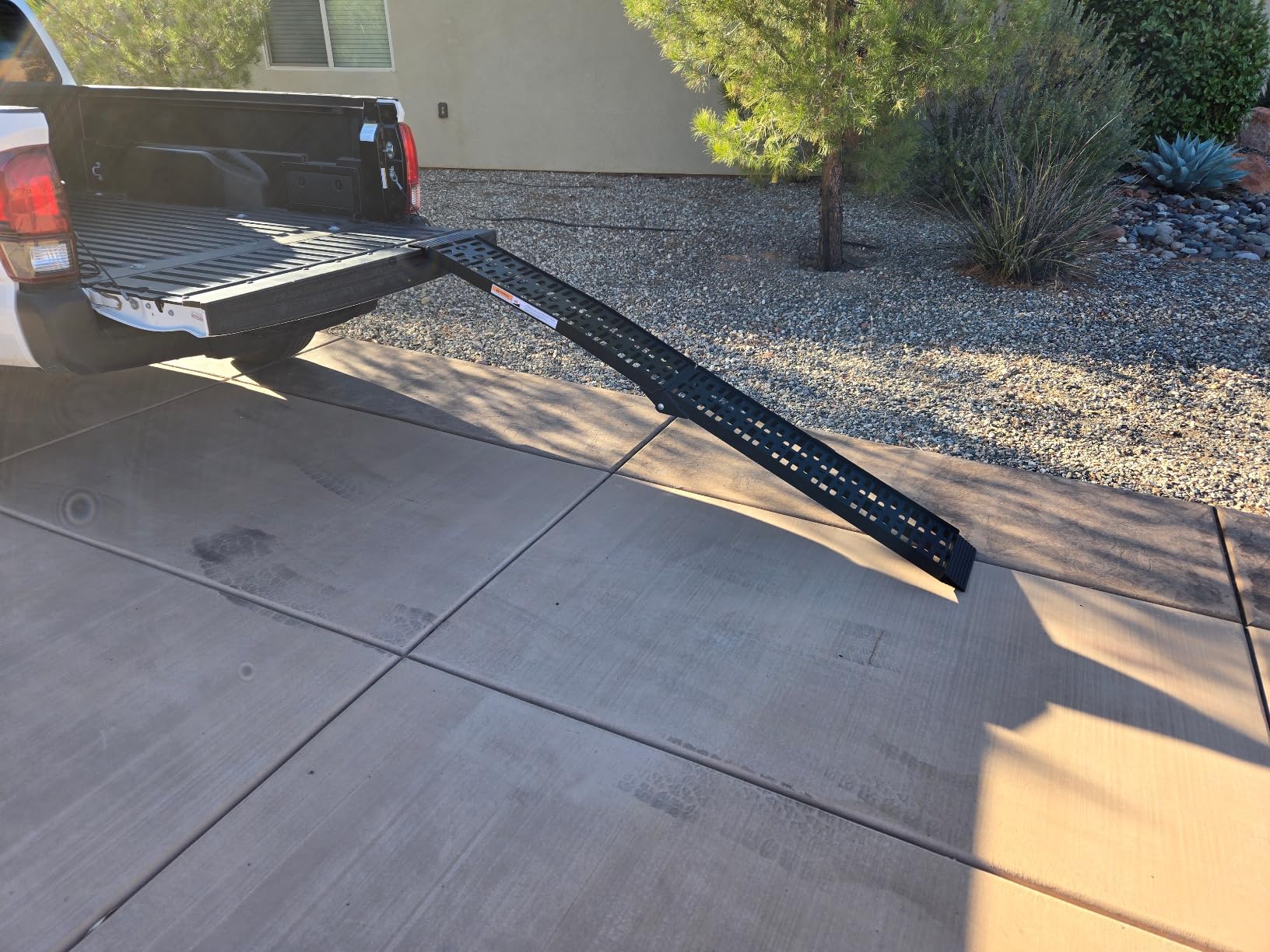 1 Pc of Motorcycle Ramp, 7.5ft Ramps for Trucks, 750LBS Capacity Shed Ramp for Loading Motorcycles, Dirt Bikes, Scooters customer photo 1
