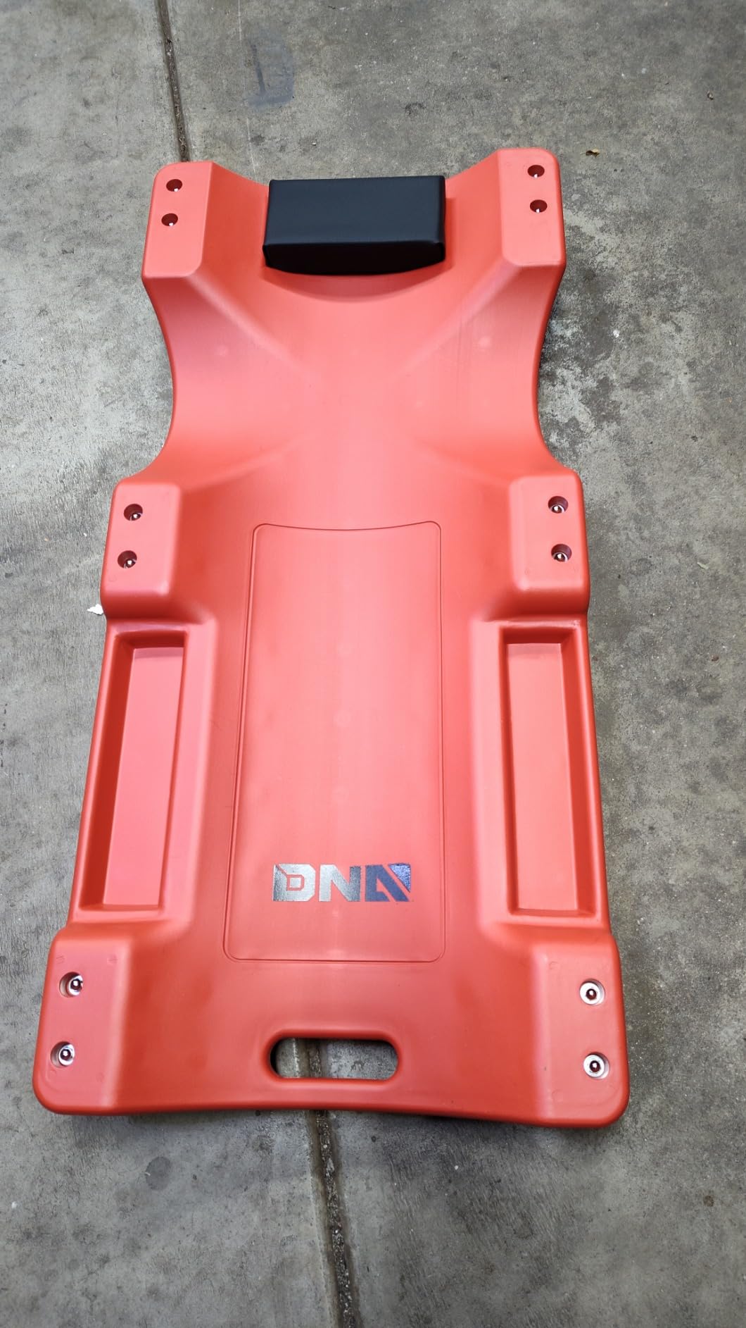 Auto Dynasty 40 Inches Mechanic Creeper, Automotive Garage Repair Low Profile Under Car Rolling Creeper with Padded Headrest, Plastic, Red customer photo 2