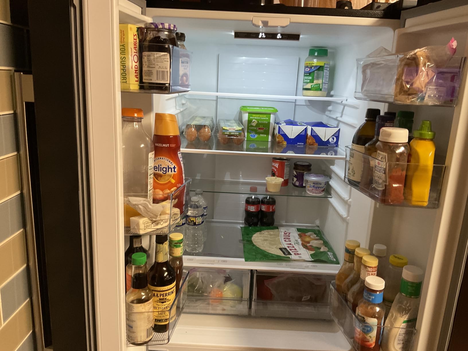 BLACK+DECKER 21.2 Cu. Ft. Convertible Freezer Refrigerator, Upright Freezer with Glass Shelves, Reversible Door, ENERGY STAR rated, Frost Free, BUC2120MW, White customer photo 2