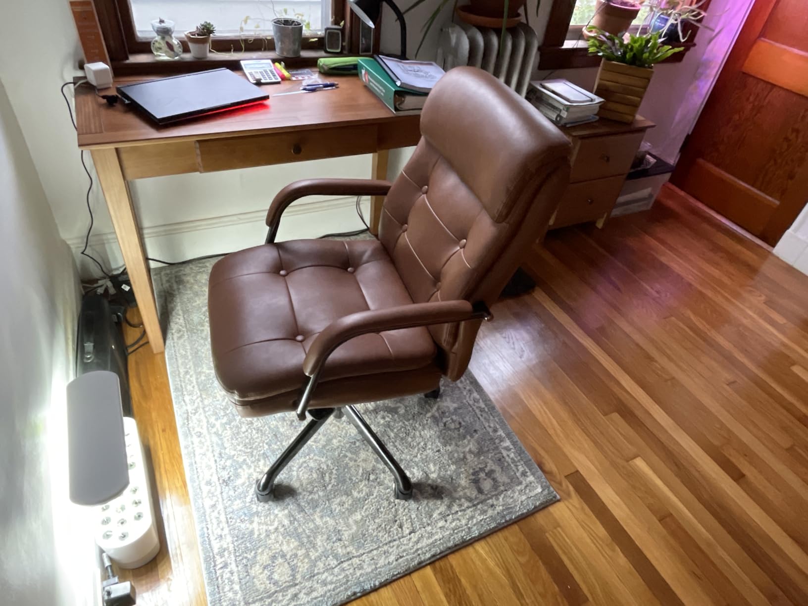 La-Z-Boy Sonata Executive Mid-Back Office Chair, Button-Tufted Seat and Back, Double-Layer Cushion, Padded Armrests, Ergonomic Computer DeskChair, Swivel Metal Base, Bonded Leather, Dark Brown/Chrome customer photo 2