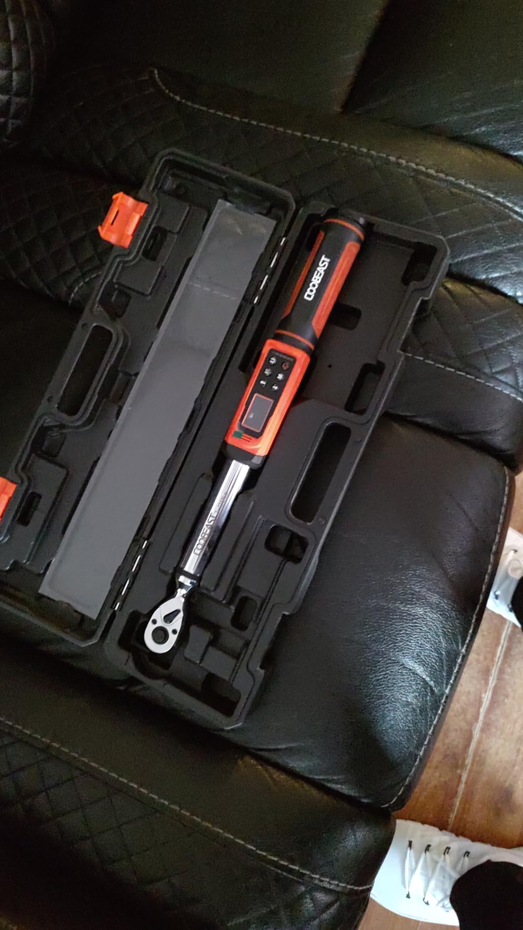 coobeast 3/8 Drive Digital Torque Wrench (1.5-99.5 Ft-lbs./2-135Nm), Preset Value, ±2% Accuracy, Buzzer and LED Flash, Five Units of Measure customer photo 1