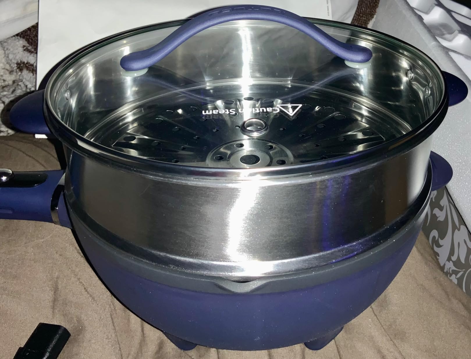 AUTUCU 3-Quart Electric Hot Pot & Wok Nonstick with Steamer 1200W customer photo 2